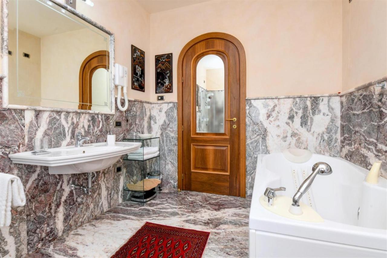 Moniga del Garda Private Luxury Villa With Pool מראה חיצוני תמונה